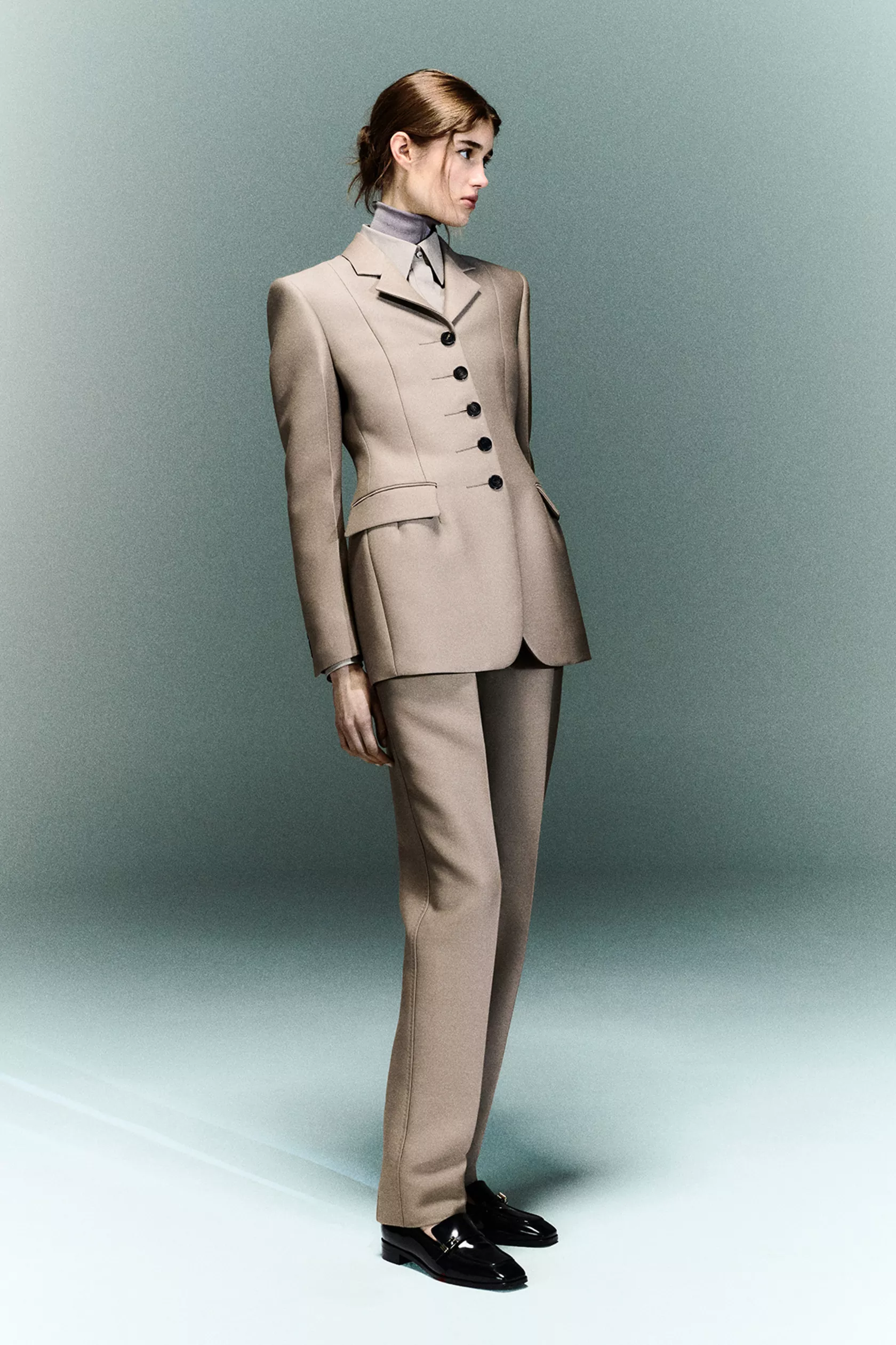 LOOK 12