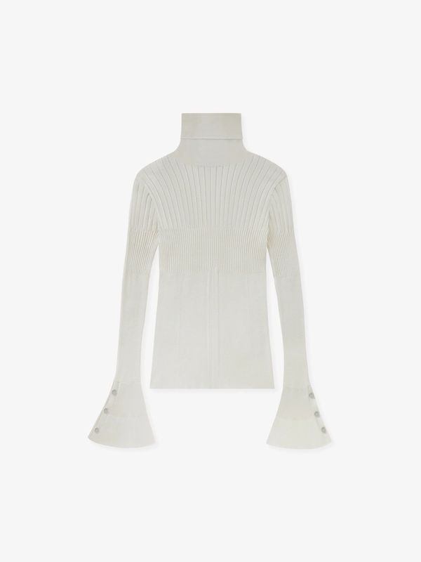 CASHMERE-BLEND TURTLENECK TOP IN WINTER SNOW